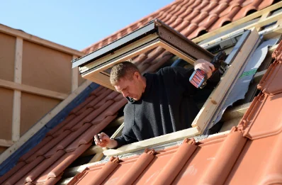 Pose de fenêtres de toit Velux à la Tâche